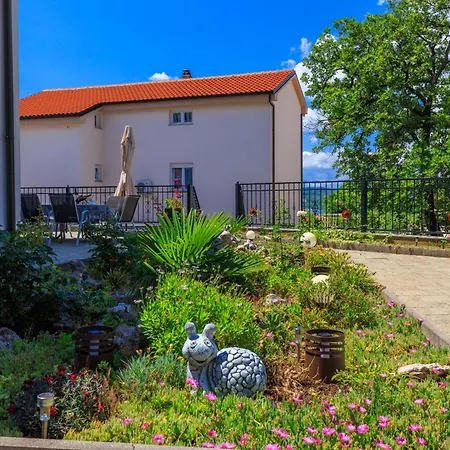 Tatjana Maisonette Apartman *